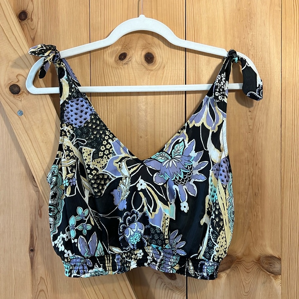 Free people crop top black with floral shoulder ties size small. Elastic…